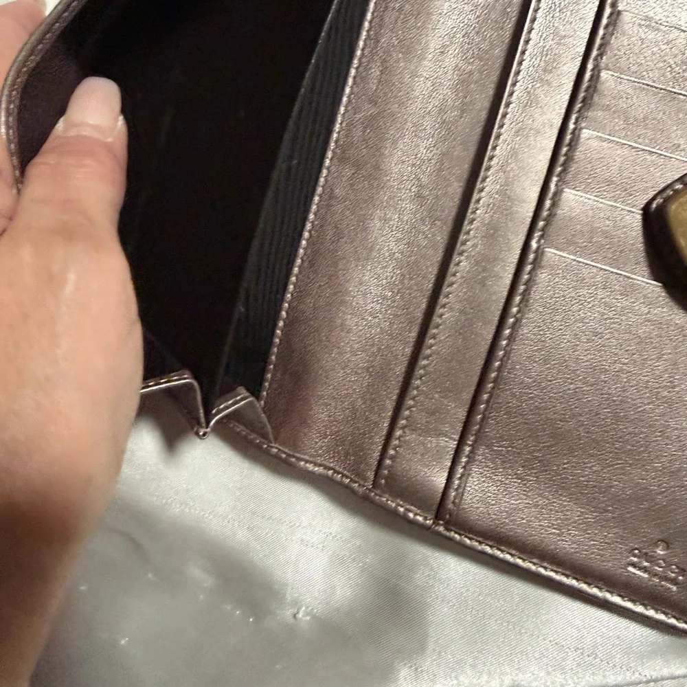 Gucci Brown Embossed GG Leather Continental Wallet with Heart Plaque - Picture 6 of 9